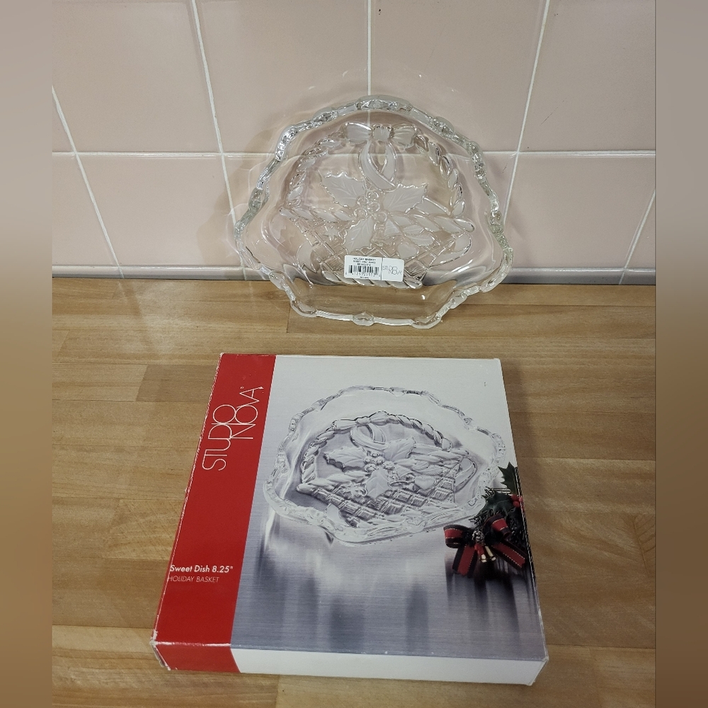 Studio Nova Crystal Holiday Basket Candy Dish Sweet Dish